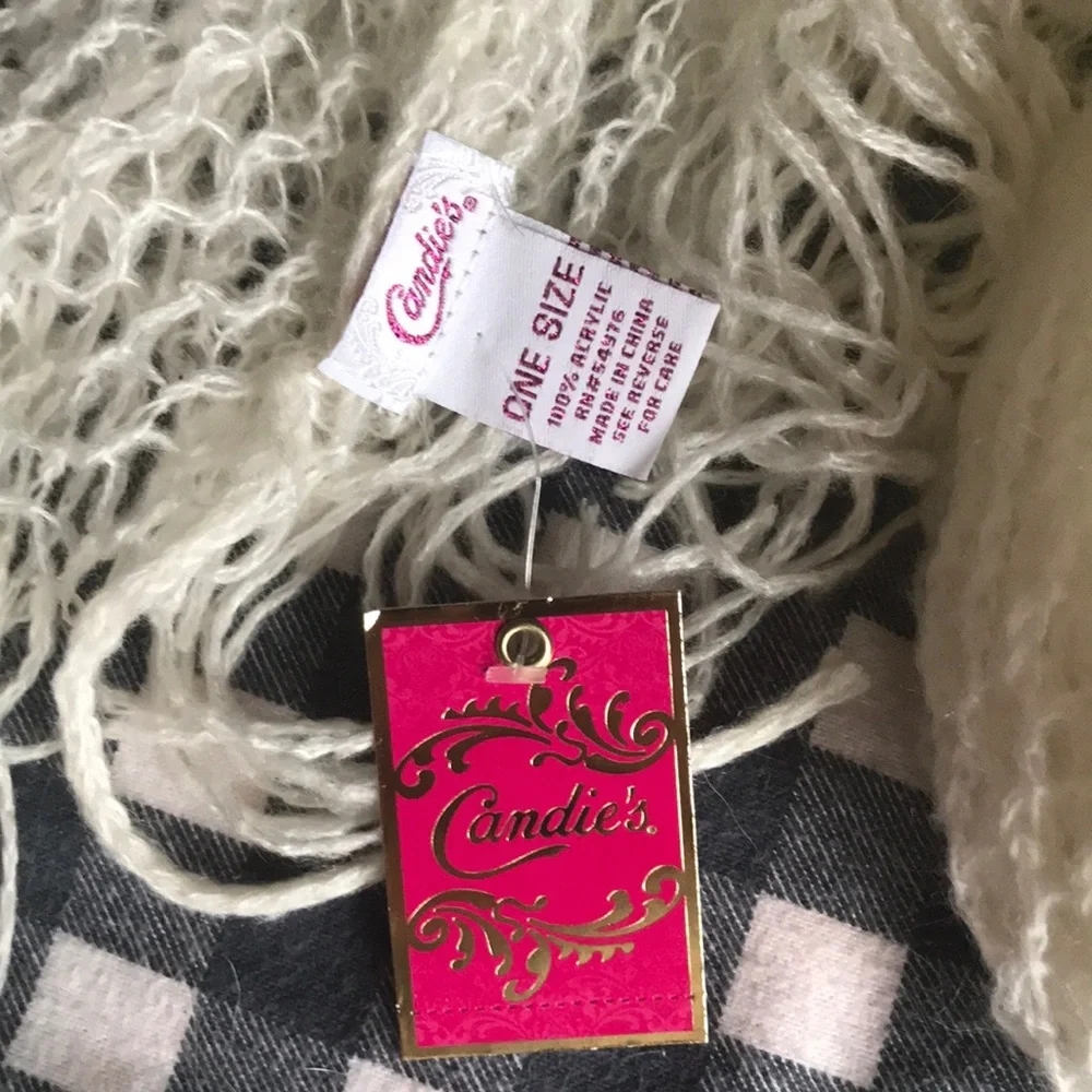 NWT Candies cream knit scarf
